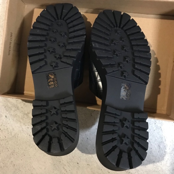 NEW Dirty Laundry Women's Sandals Respect Lug Sole Slide Flat Size 6/36 Black - Picture 6 of 10